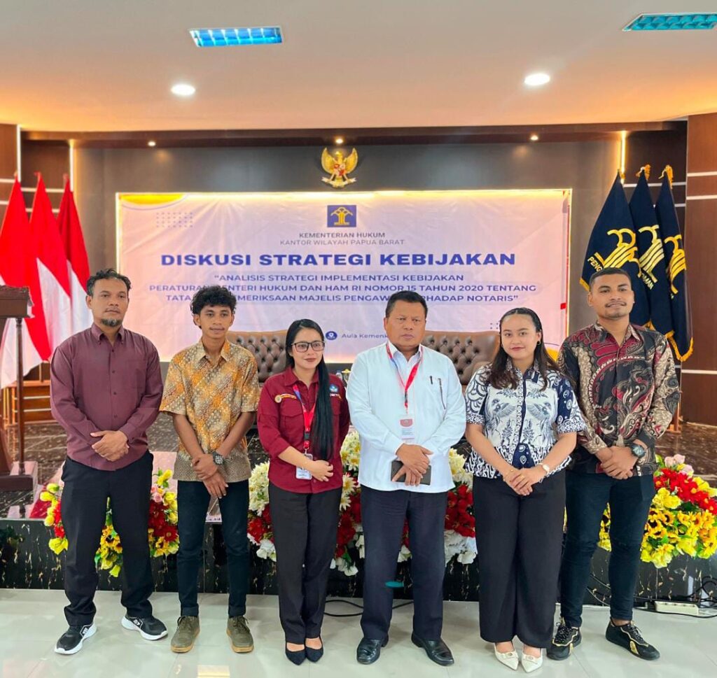 Rektor, Dosen dan Mahasiswa Universitas Caritas Indonesia