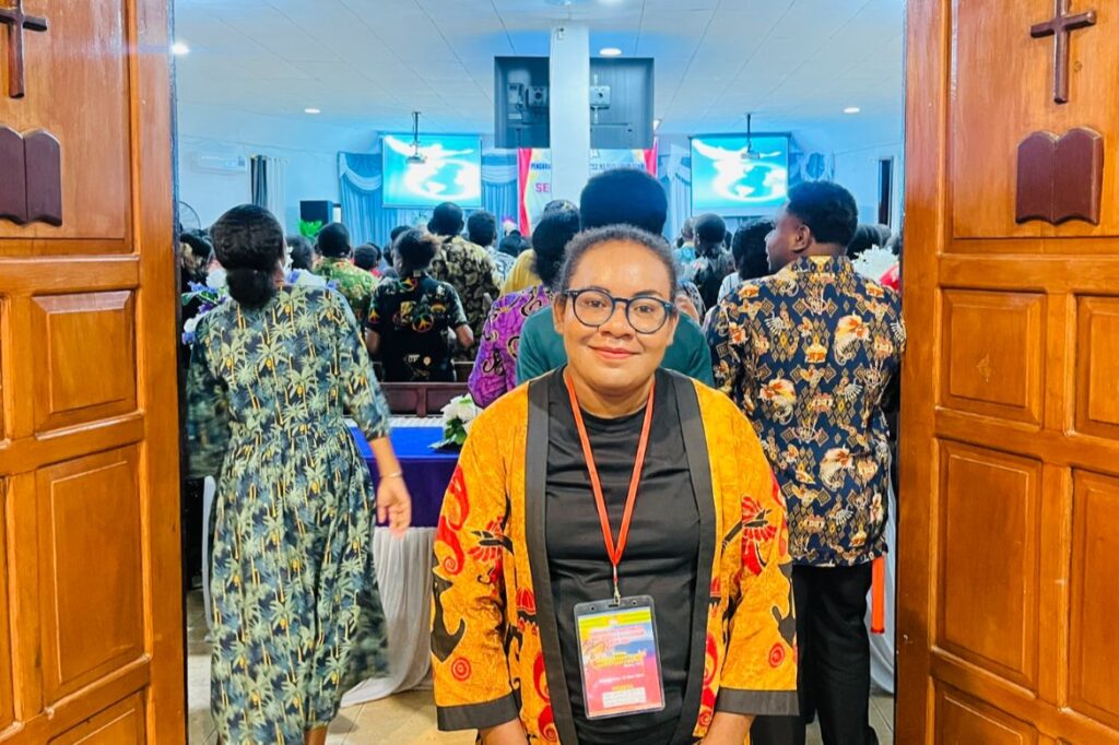 Perwakilan peserta seminar dan KKR, Vivi Rumaseb